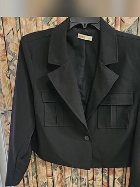 Intempo Black Cropped Blazer  - Women's Tailored Single-Button 2x